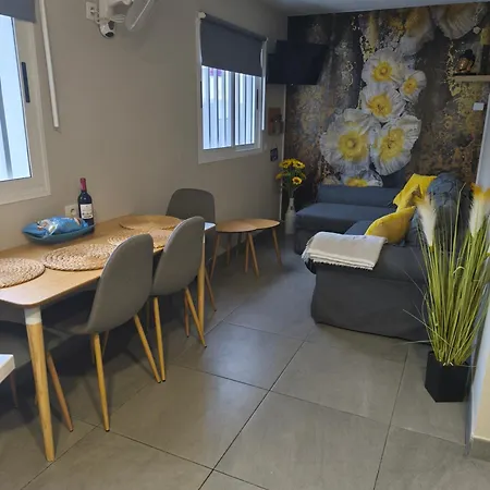 4p Playa Chica 2min Wifi Apartmán